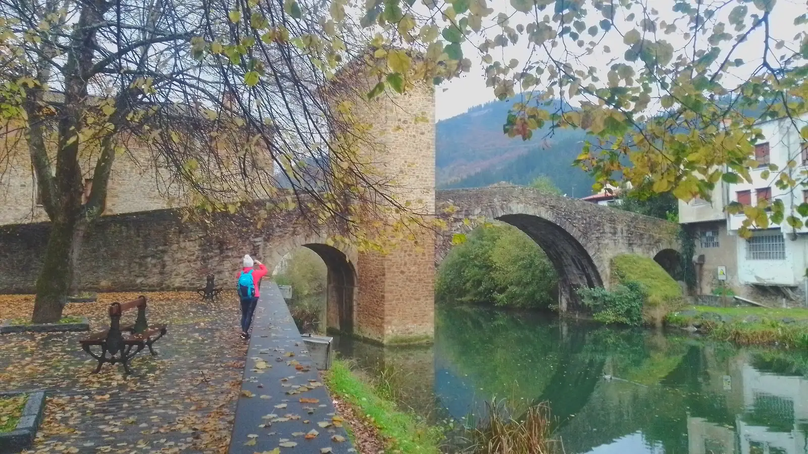 Puente Viejo över floden i Balmaseda