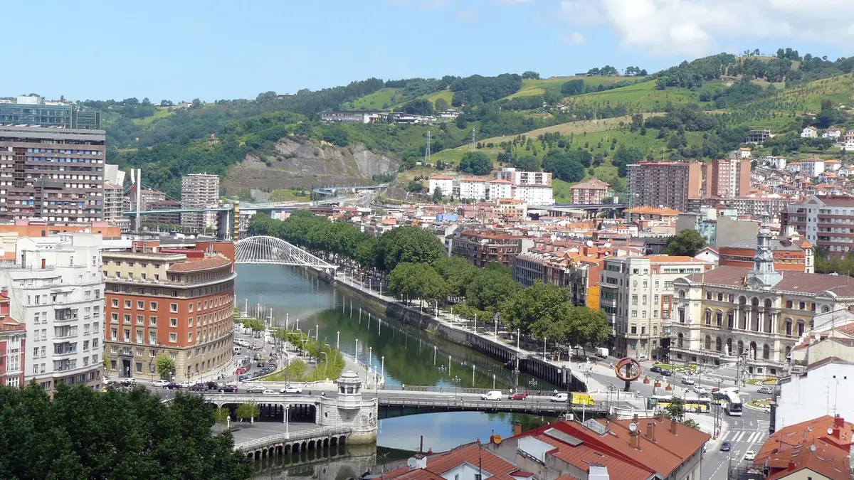 Ría de Bilbao genom staden