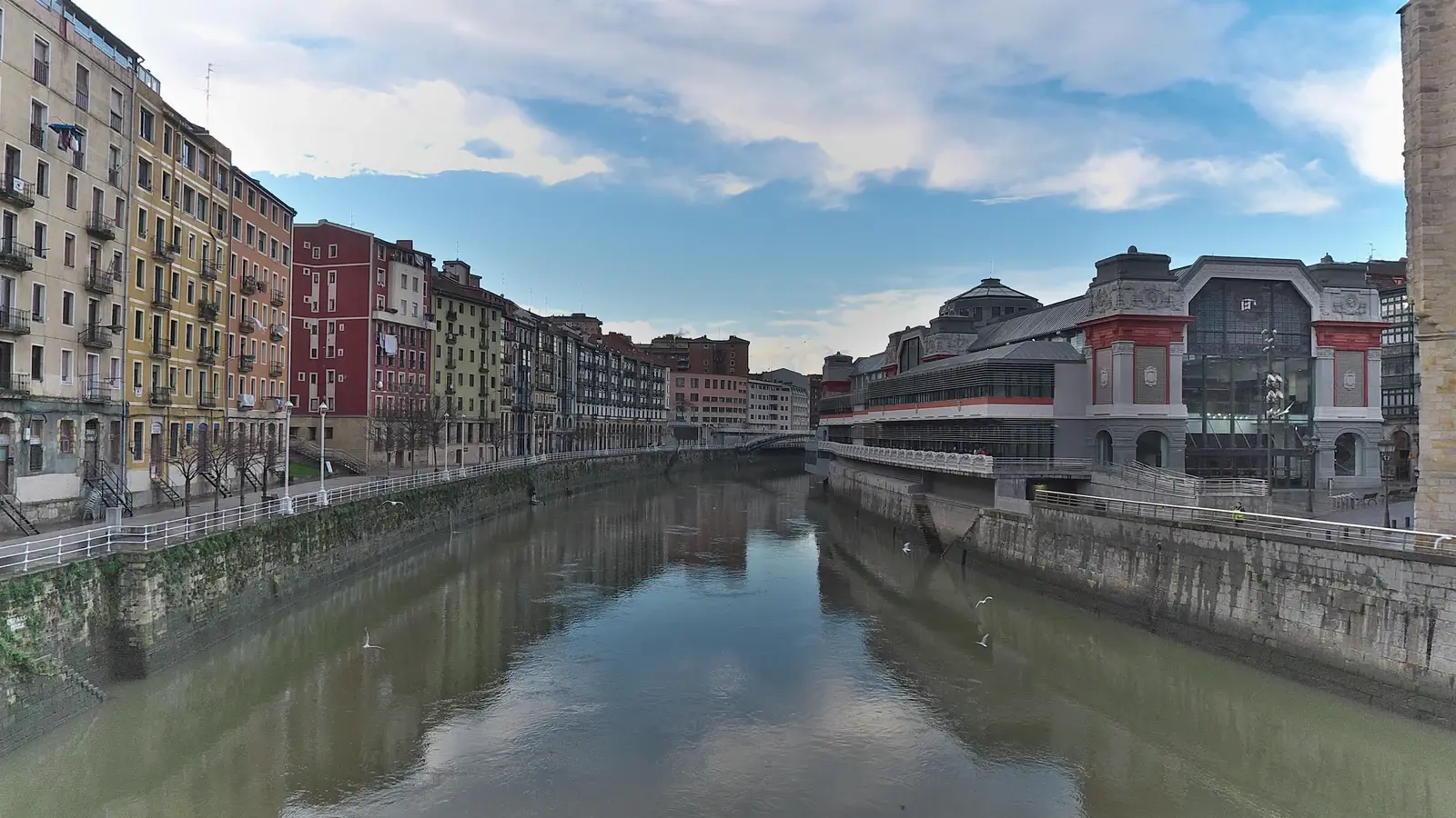 Mercado de la Ribera i Bilbao som symbol för stadens matscen